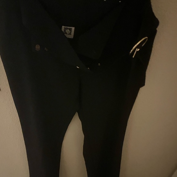 Elegant Black Women's Pants with Belt - Picture 3 of 3